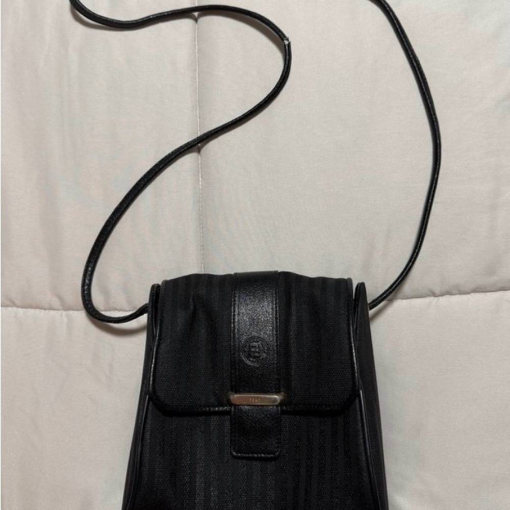 Fendi Black Textured Leather Crossbody Bag. Authentic! - Picture 3 of 9